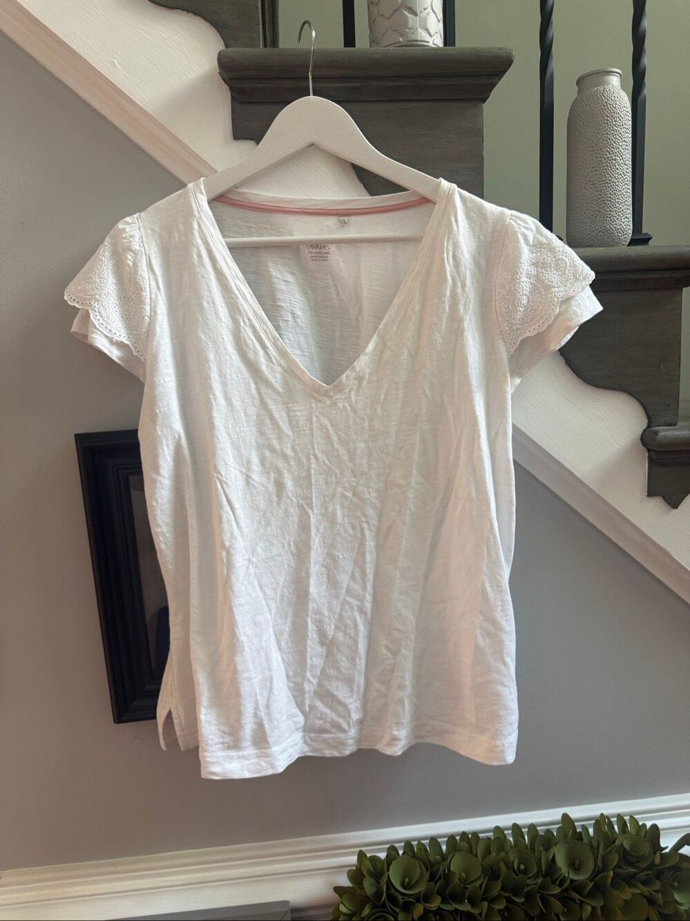 Boden White Double Eyelet Sleeve V-Neck T-Shirt sz L EUC